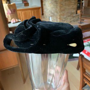 Vintage Mid-Century Black Velvet Hat w/Pearl Hat Pin • Harold Minneapolis Label